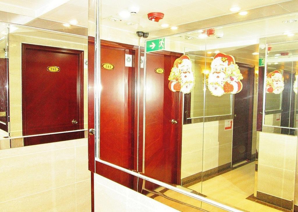 Carlton Hotel